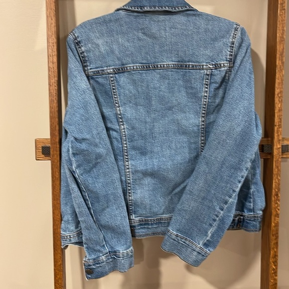 Woman’s BlueJean Jacket - Picture 7 of 7